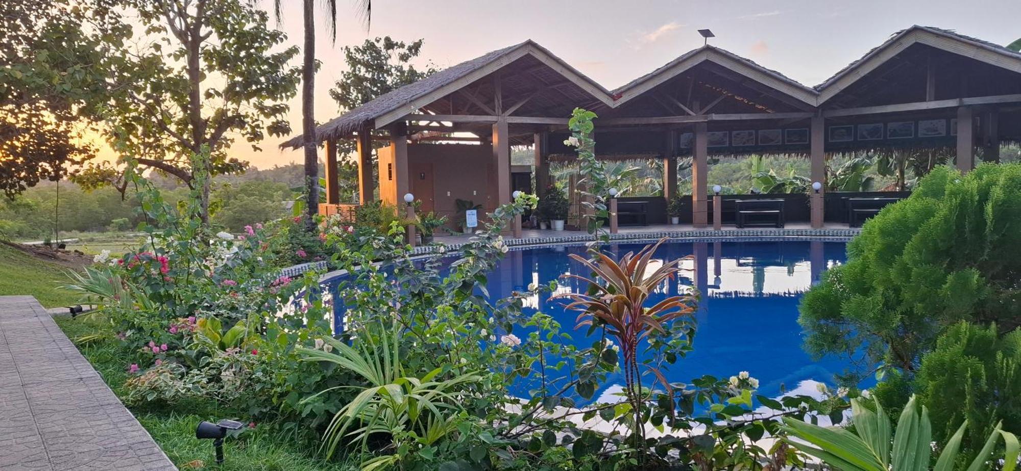 Annabel'S Resort Ferrol Exterior photo